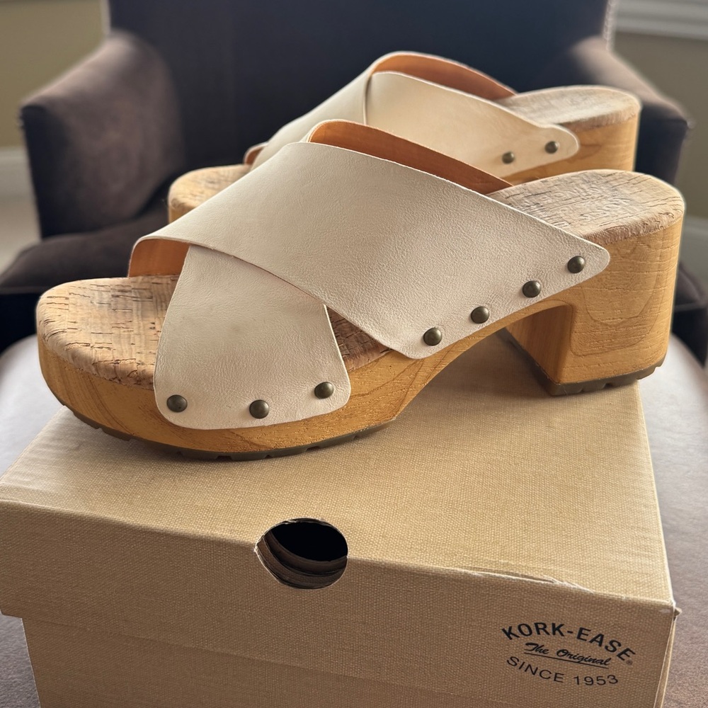 Kork-Ease Tatum sandal in creamy white color stud detailing, cork sole size 8,